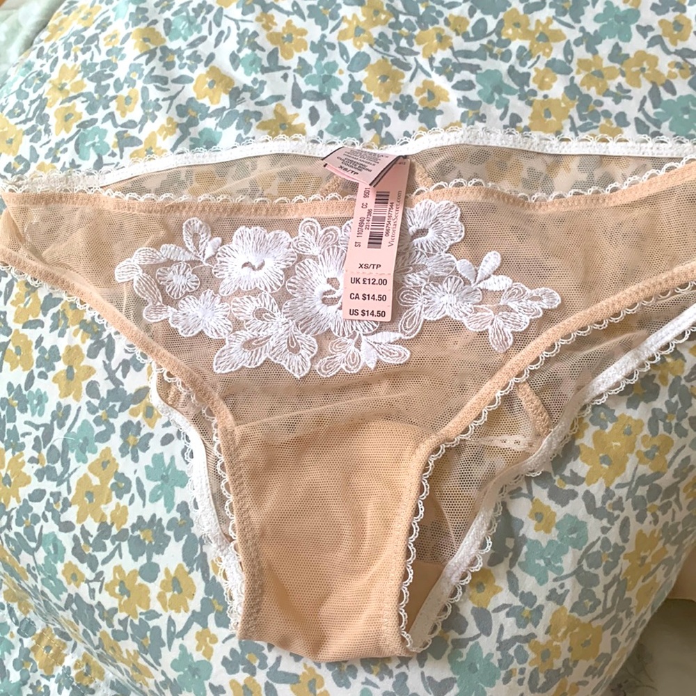 Victoria’s Secret dream angels bikini